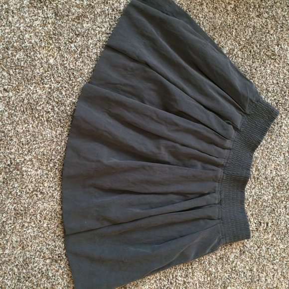 Forever 21 grey mini skirt - Picture 2 of 5